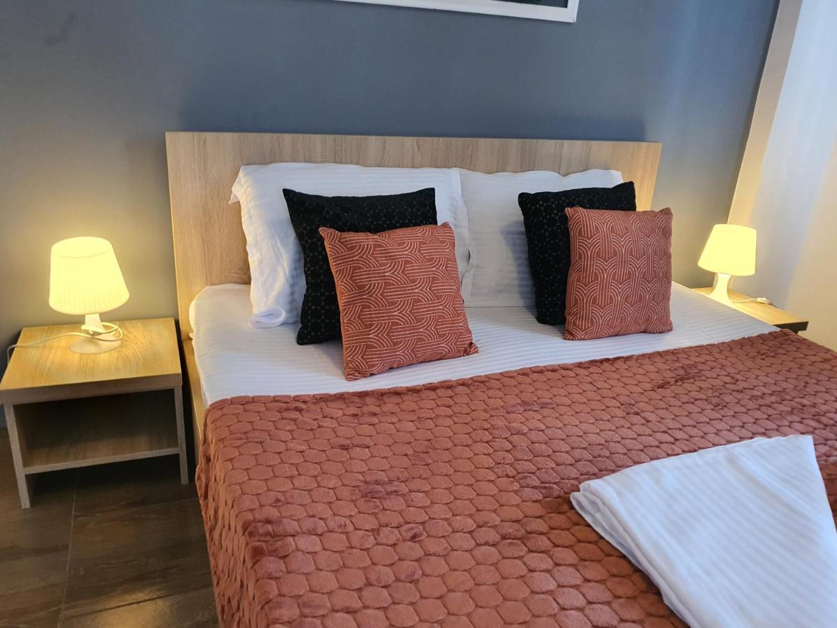 בוקרשט Villa Accommodation מראה חיצוני תמונה